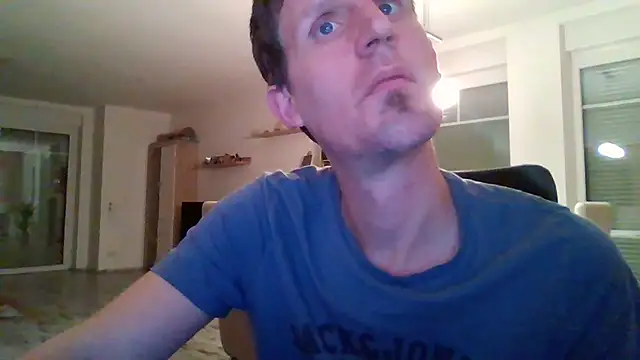 Snapshot of Trockenbau chatting on November 2, 6:24 pm Trockenbau online show from November 2, 6:24 pm