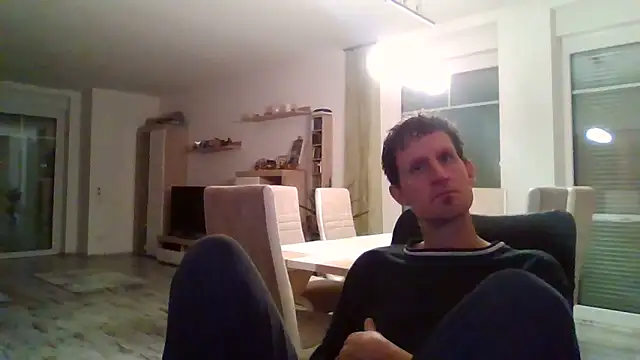 Snapshot of Trockenbau chatting on November 6, 7:40 pm Trockenbau online show from November 6, 7:40 pm