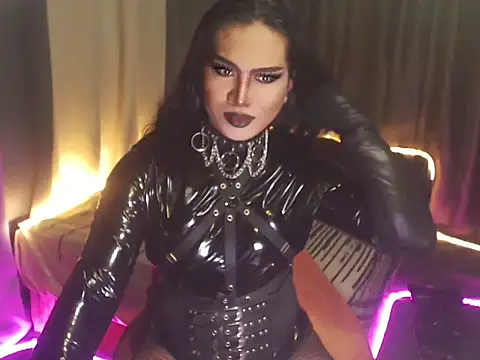 Snapshot of Hail_ur_Dominant chatting on October 29, 6:51 pm Hail ur Dominant online show from October 29, 6:51 pm