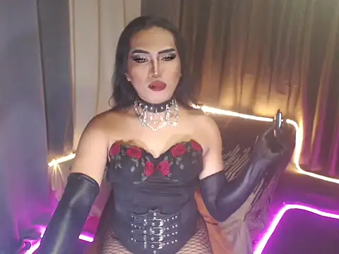 Snapshot of Hail_ur_Dominant chatting on November 5, 7:50 pm Hail ur Dominant online show from November 5, 7:50 pm