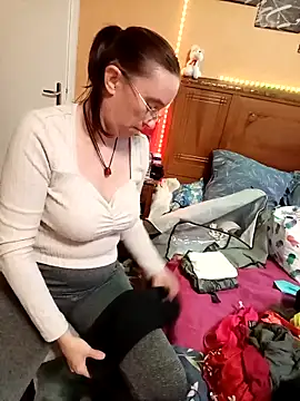 Sophierob1 online show from September 24, 6:20 am