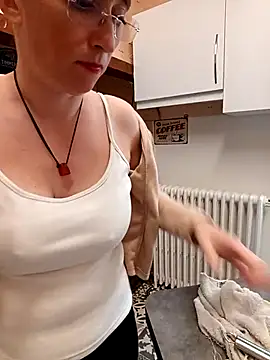 Sophierob1 online show from October 8, 6:59 am