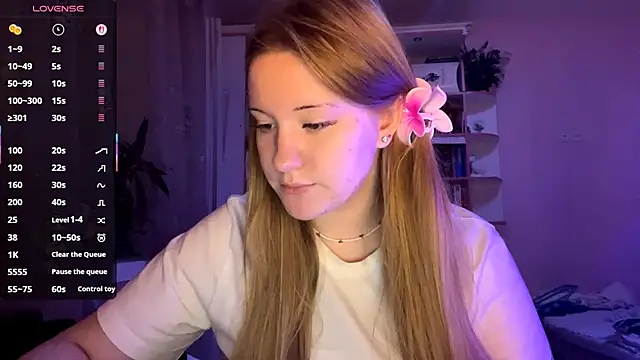 PandaFluff online show from September 15, 4:51 pm