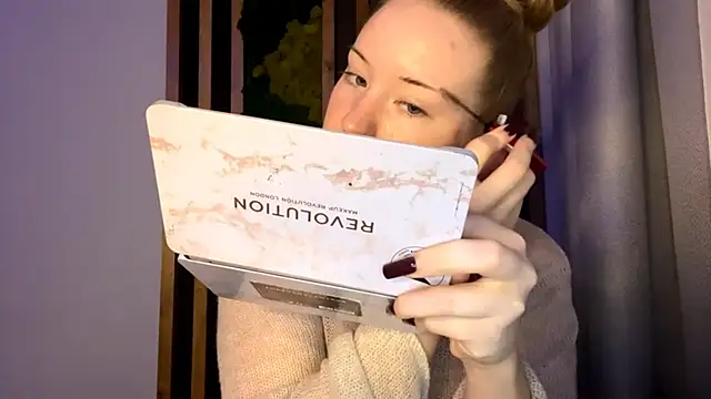 PandaFluff online show from November 18, 4:10 pm