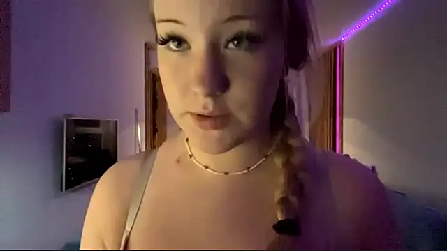 PandaFluff online show from December 21, 5:36 pm