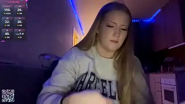 PandaFluff online show from February 26, 6:19 pm