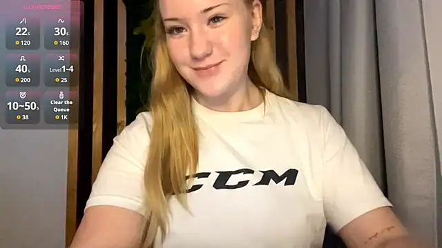 PandaFluff online show from October 29, 4:17 pm