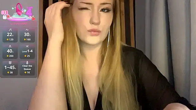 PandaFluff online show from October 31, 4:36 pm