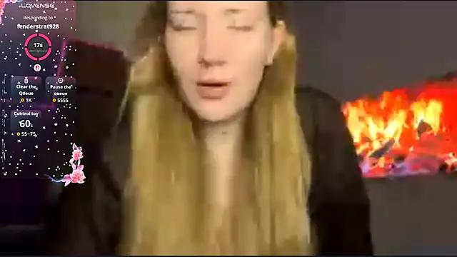 PandaFluff online show from April 15, 7:58 pm