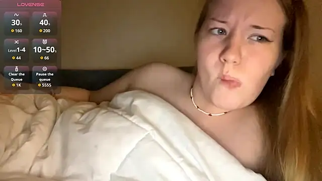 PandaFluff online show from March 27, 5:25 pm