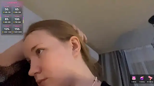 PandaFluff online show from April 4, 5:41 pm