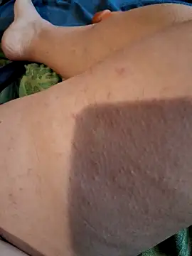 Snapshot of elisaelisa12 chatting on February 24, 6:47 am elisaelisa12 online show from February 24, 6:47 am