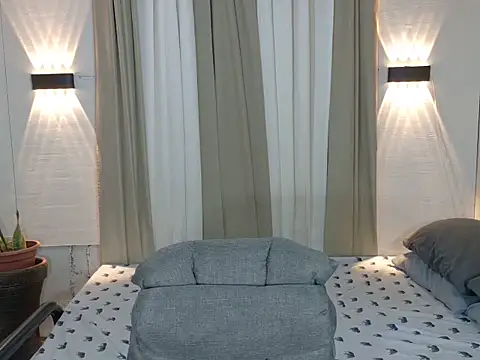 avery in paradisexx online show from October 12, 9:49 pm