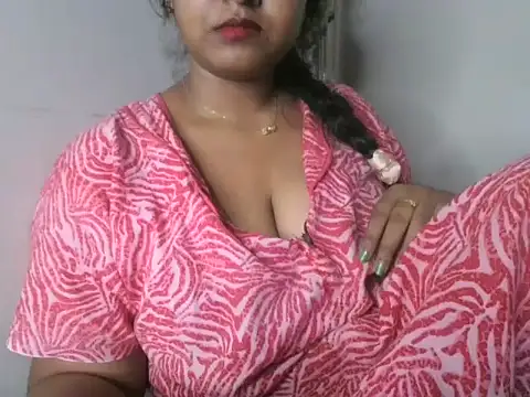 Snapshot of its_me_Rashmi chatting on October 19, 8:17 am its me Rashmi online show from October 19, 8:17 am
