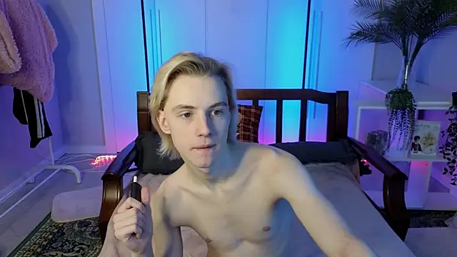 saintlauren1 online show from November 30, 7:14 pm