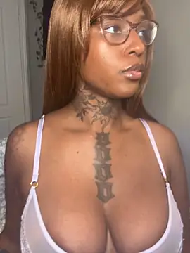 MistiSavannah online show from November 5, 4:32 pm