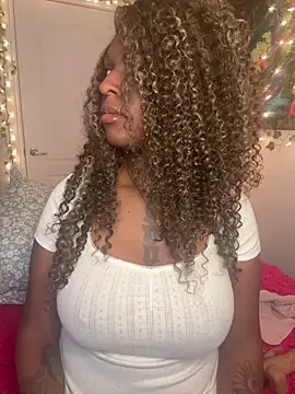 MistiSavannah online show from March 28, 3:02 pm