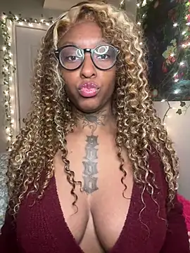 MistiSavannah online show from April 19, 11:00 am