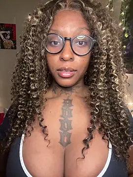 MistiSavannah online show from April 30, 1:45 am