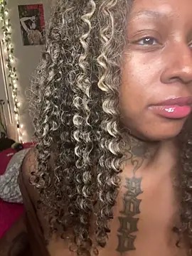 MistiSavannah online show from February 14, 1:11 pm