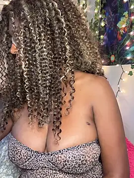 MistiSavannah online show from July 18, 11:41 am