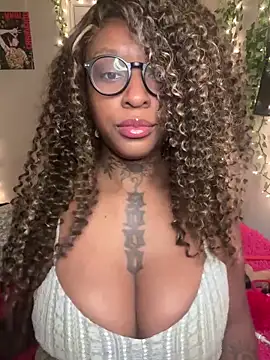 MistiSavannah online show from April 18, 10:17 am