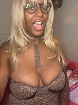 MistiSavannah online show from October 25, 2:00 am