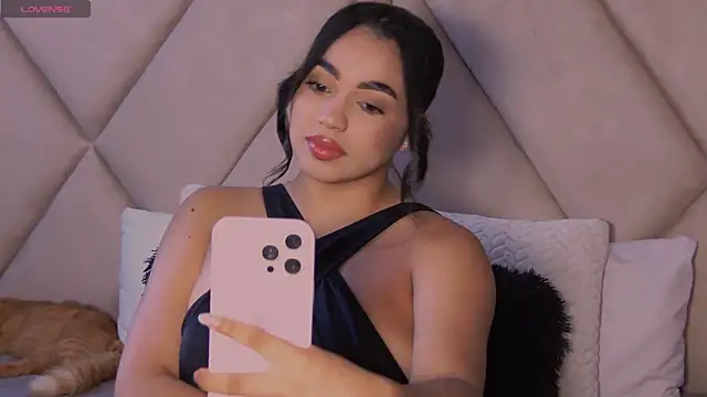 CharlotteeBrownn online show from November 5, 7:06 pm