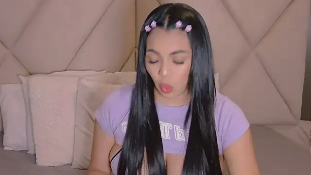 CharlotteeBrownn online show from March 26, 4:00 am