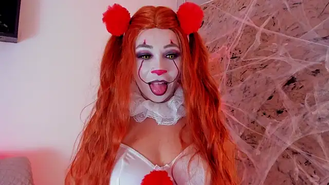 Snapshot of riley_bensongh chatting on October 25, 10:32 pm riley bensongh online show from October 25, 10:32 pm