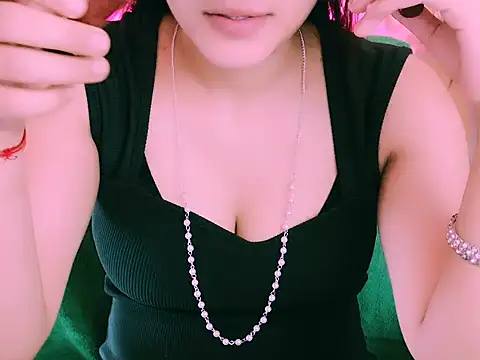 My Rose online show from October 4, 5:03 pm