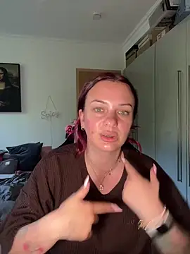 Snapshot of OliviaaFischer chatting on May 18, 5:51 pm OliviaaFischer online show from May 18, 5:51 pm