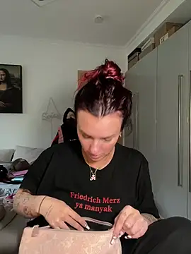 OliviaaFischer online show from April 5, 5:30 pm