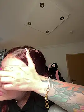 Snapshot of OliviaaFischer chatting on May 31, 2:12 pm OliviaaFischer online show from May 31, 2:12 pm