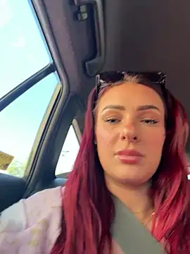 Snapshot of OliviaaFischer chatting on April 23, 11:38 am OliviaaFischer online show from April 23, 11:38 am