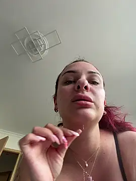 Snapshot of OliviaaFischer chatting on May 5, 9:01 am OliviaaFischer online show from May 5, 9:01 am