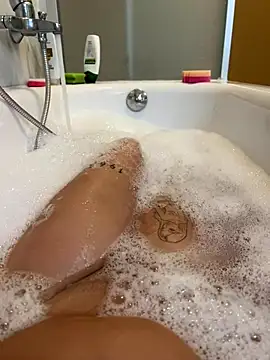 OliviaaFischer online show from December 2, 2:30 pm