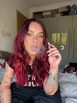 Snapshot of OliviaaFischer chatting on April 20, 5:47 pm OliviaaFischer online show from April 20, 5:47 pm