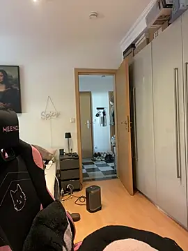 OliviaaFischer online show from April 16, 8:59 am