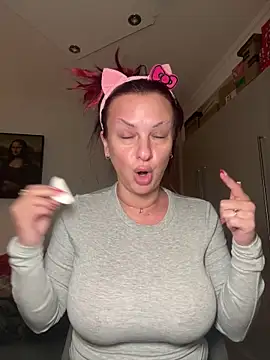 OliviaaFischer online show from December 18, 12:09 pm