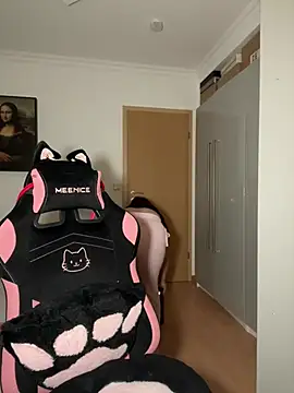 OliviaaFischer online show from April 6, 8:10 pm