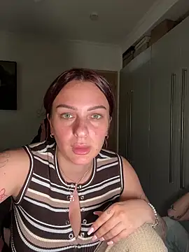 Snapshot of OliviaaFischer chatting on May 28, 4:13 pm OliviaaFischer online show from May 28, 4:13 pm