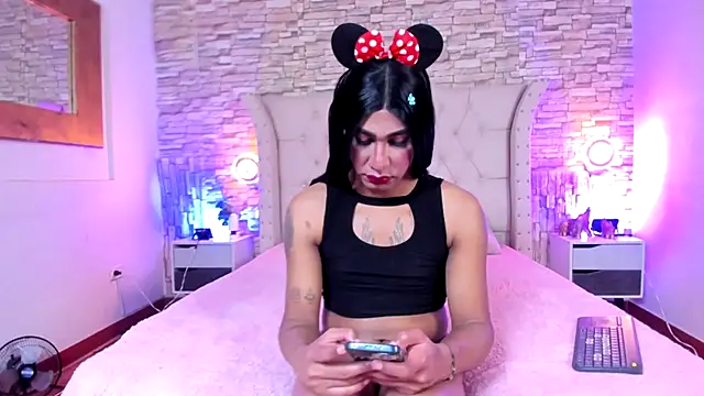 Lucia-Horny24 online show from December 2, 6:53 pm