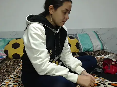 Noa Arez online show from December 20, 12:24 am