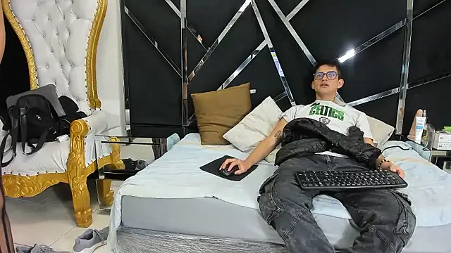 Noa Arez online show from January 17, 3:32 am