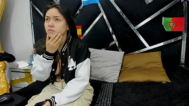 Noa Arez online show from July 8, 2:29 pm