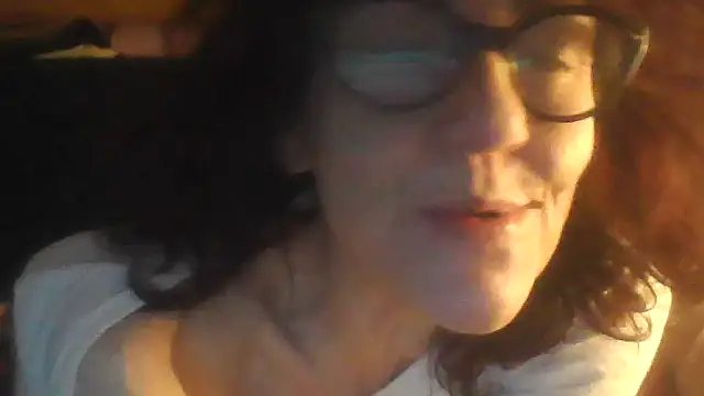 Snapshot of klarissabloum chatting on March 3, 6:53 am klarissabloum online show from March 3, 6:53 am