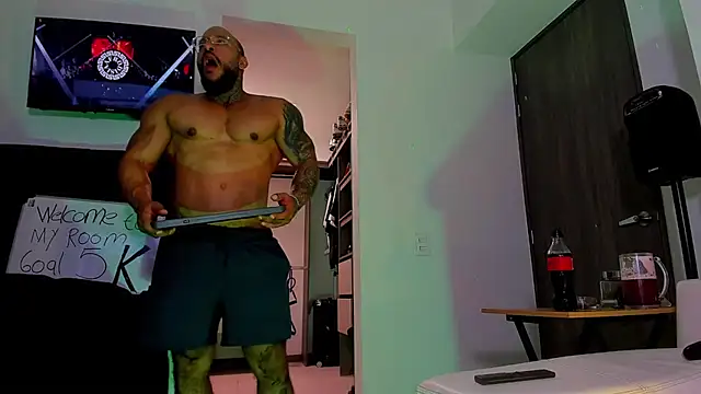 Snapshot of Andrew_Johnnson chatting on September 25, 4:35 pm Andrew Johnnson online show from September 25, 4:35 pm