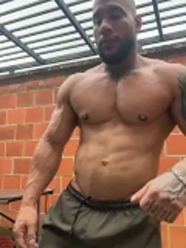 Snapshot of Andrew_Johnnson chatting on November 6, 4:00 pm Andrew Johnnson online show from November 6, 4:00 pm