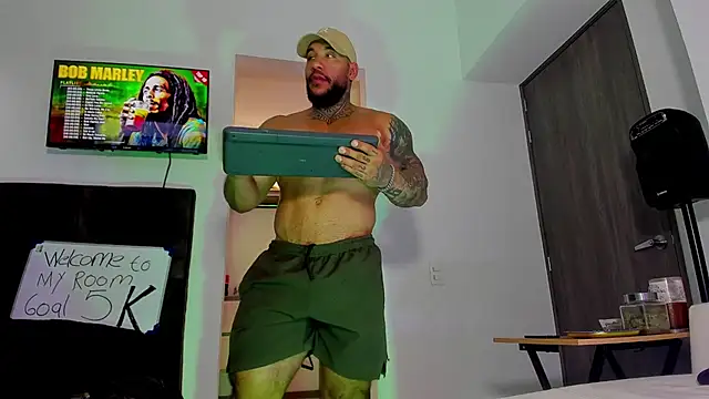 Snapshot of Andrew_Johnnson chatting on September 26, 5:20 pm Andrew Johnnson online show from September 26, 5:20 pm